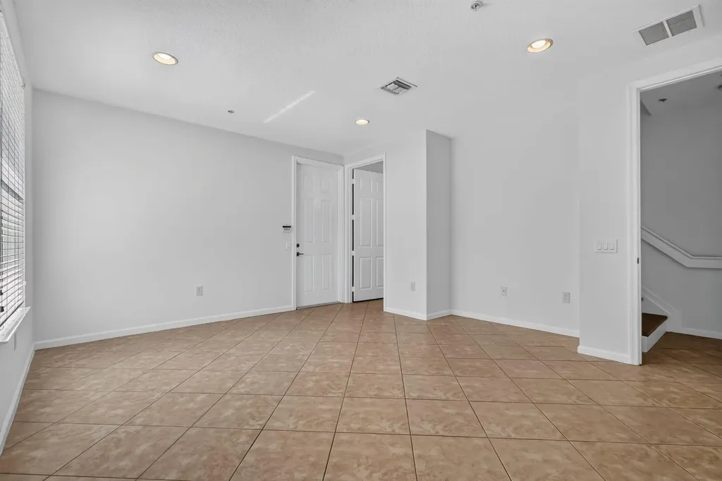 1213 Via Fatini Boynton Beach FL 33426