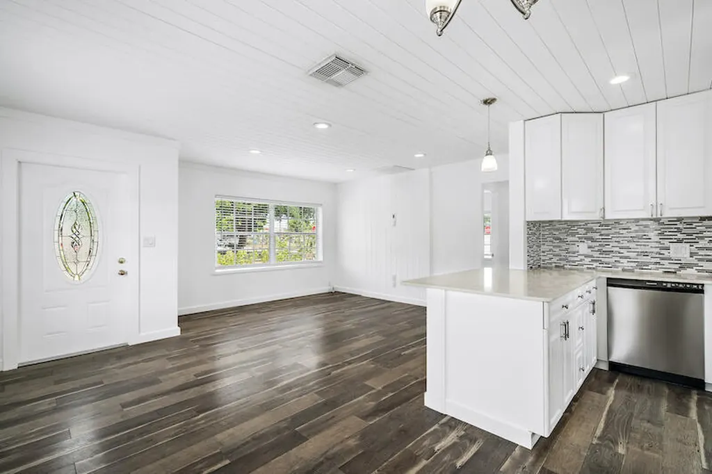 4615 Garden Avenue West Palm Beach FL 33405