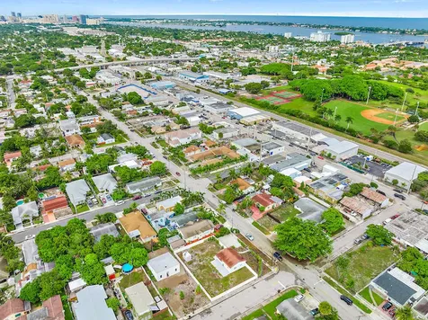 4615 Garden Avenue West Palm Beach FL 33405