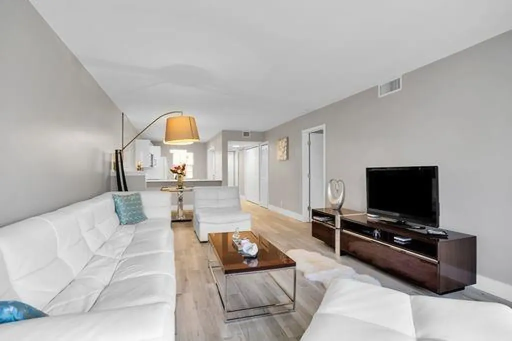 3503 Oaks Way Pompano Beach FL 33069