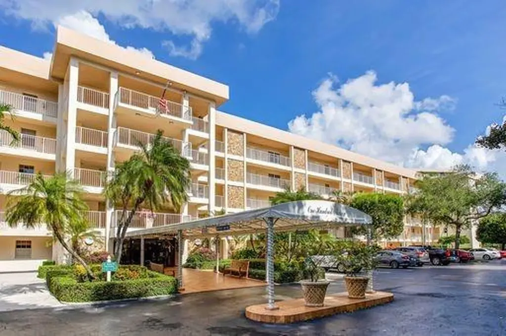3503 Oaks Way Pompano Beach FL 33069