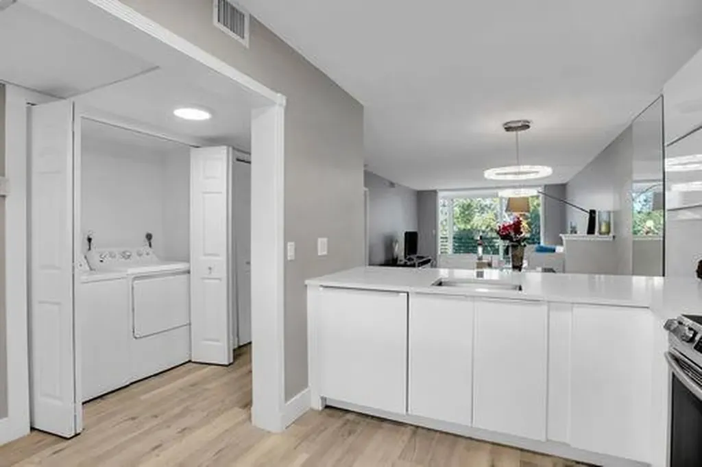 3503 Oaks Way Pompano Beach FL 33069