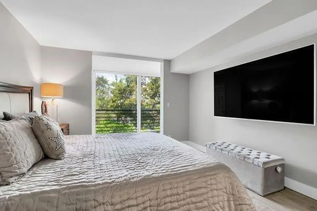 3503 Oaks Way Pompano Beach FL 33069
