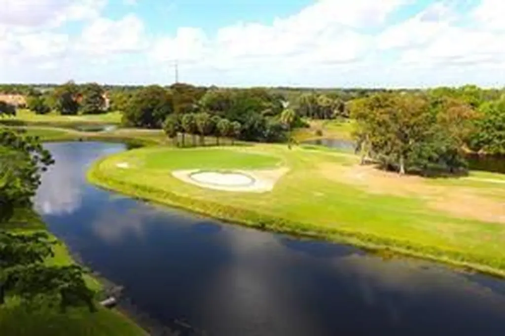 3503 Oaks Way Pompano Beach FL 33069