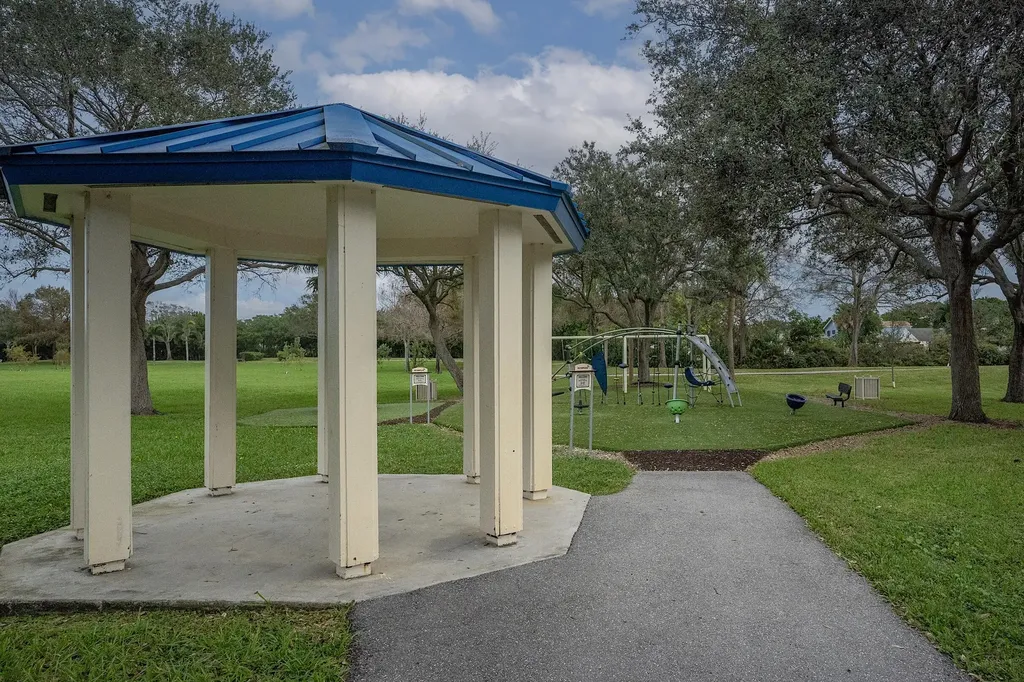 3 Meriden Way Boynton Beach FL 33426