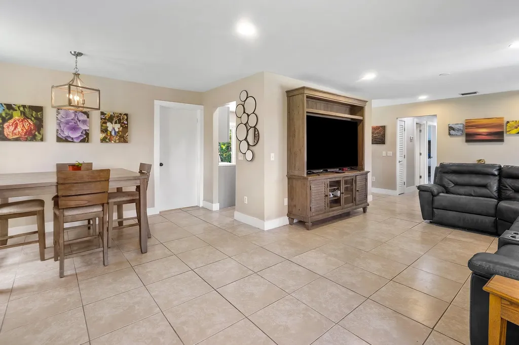 12944 68th Street N The Acreage FL 33412