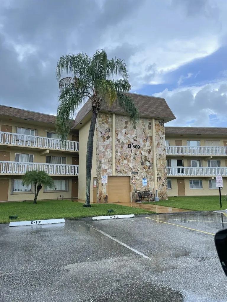 500 Village Green Circle W Palm Springs FL 33461