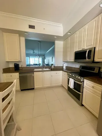 18 Harbour Isle Drive W Fort Pierce FL 34949