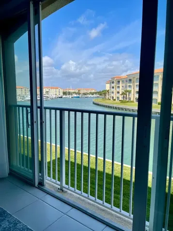 18 Harbour Isle Drive W Fort Pierce FL 34949