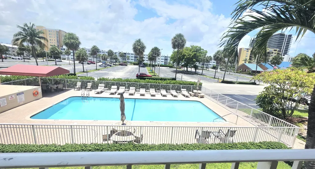 3200 NE 7th Court Pompano Beach FL 33062
