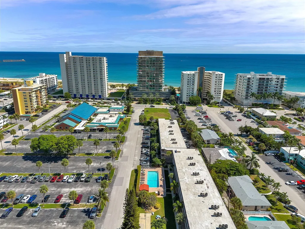 3200 NE 7th Court Pompano Beach FL 33062