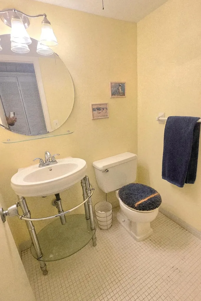 3200 NE 7th Court Pompano Beach FL 33062