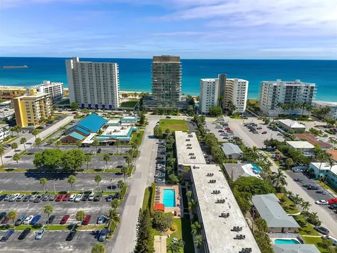 3200 NE 7th Court Pompano Beach FL 33062