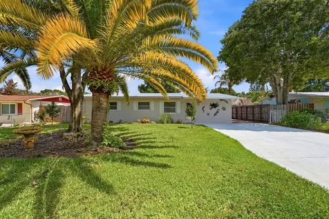1095 NE Tuxedo Terrace Jensen Beach FL 34957