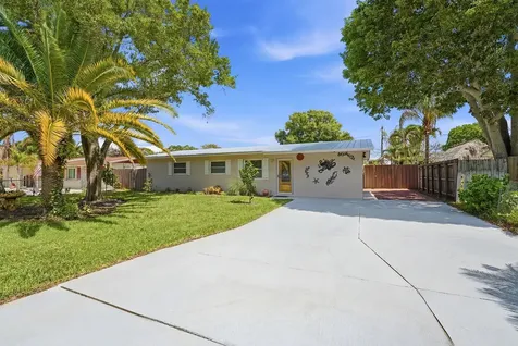 1095 NE Tuxedo Terrace Jensen Beach FL 34957