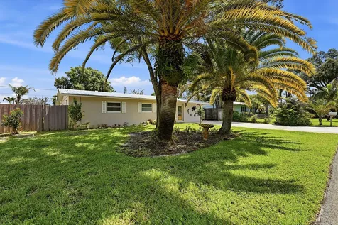 1095 NE Tuxedo Terrace Jensen Beach FL 34957