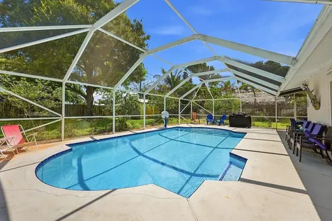 1095 NE Tuxedo Terrace Jensen Beach FL 34957