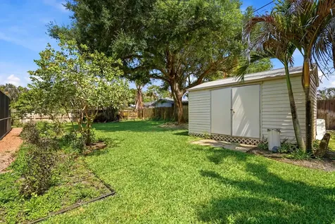 1095 NE Tuxedo Terrace Jensen Beach FL 34957
