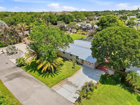 1095 NE Tuxedo Terrace Jensen Beach FL 34957