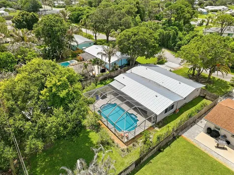 1095 NE Tuxedo Terrace Jensen Beach FL 34957