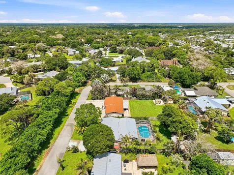 1095 NE Tuxedo Terrace Jensen Beach FL 34957