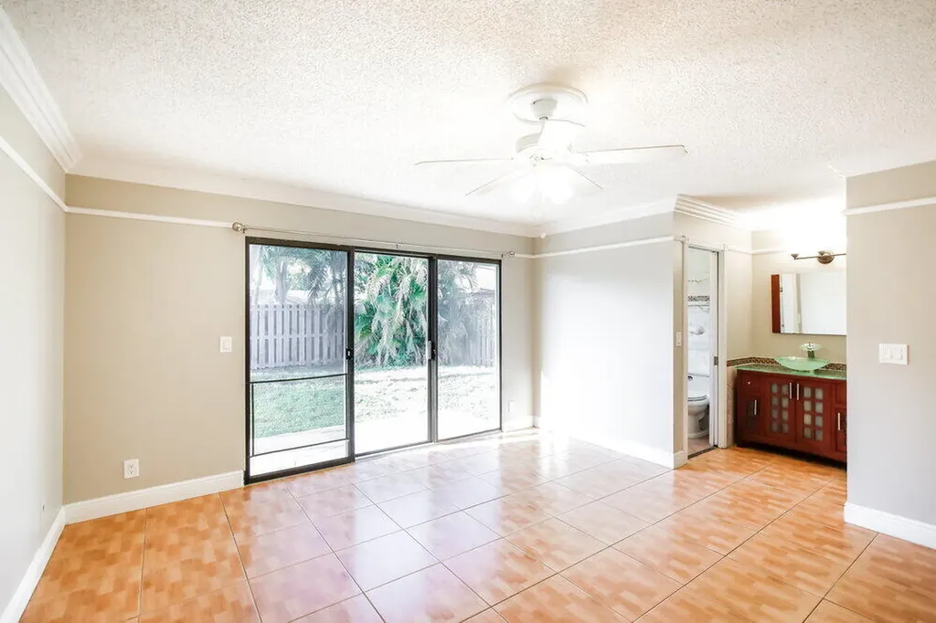 11235 NW 43rd Place Coral Springs FL 33065