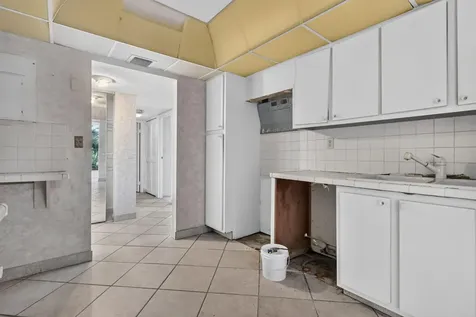 600 Parkview Drive Hallandale Beach FL 33009