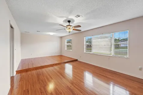 2710 Dove Street Fort Pierce FL 34982