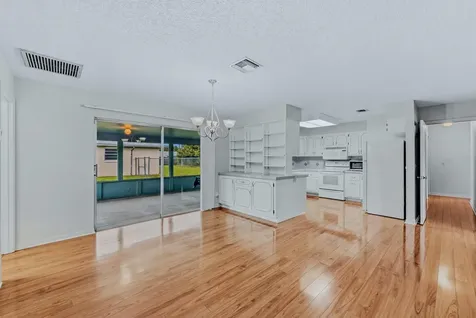 2710 Dove Street Fort Pierce FL 34982