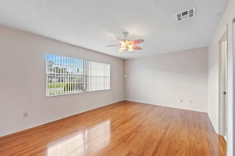 2710 Dove Street Fort Pierce FL 34982