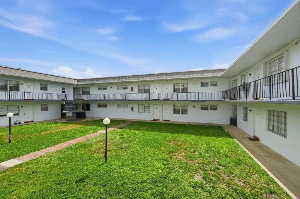 6191 SW 37th Street Davie FL 33314