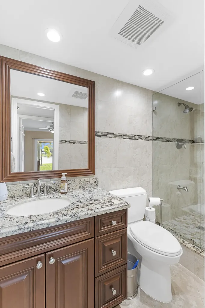 1005 Islewood D Deerfield Beach FL 33442