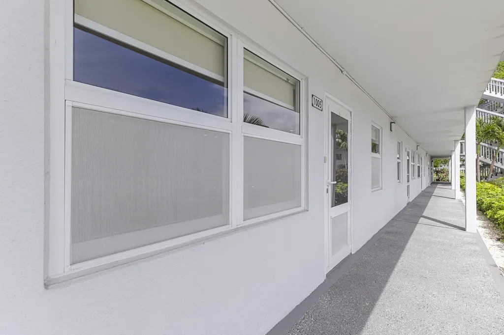 1005 Islewood D Deerfield Beach FL 33442