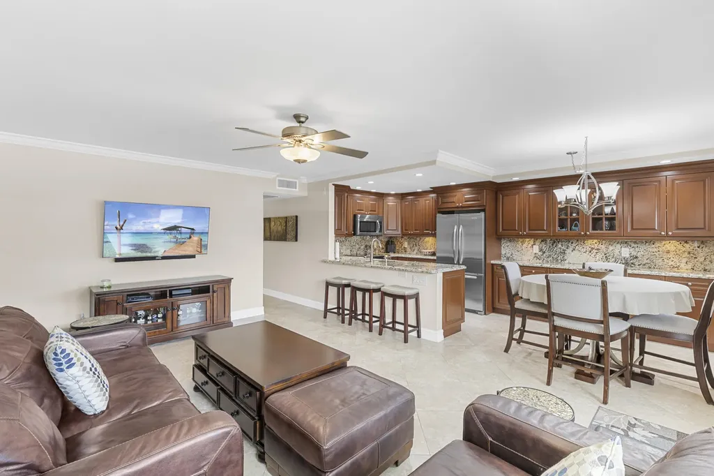 1005 Islewood D Deerfield Beach FL 33442