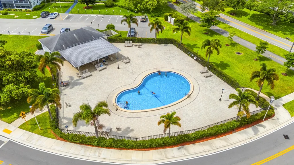 1005 Islewood D Deerfield Beach FL 33442