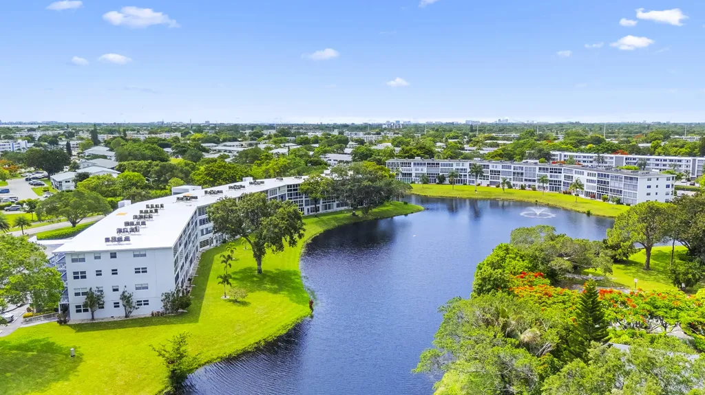 1005 Islewood D Deerfield Beach FL 33442