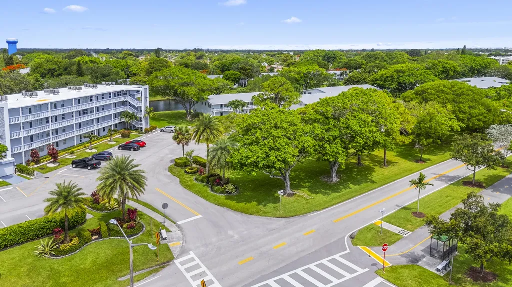 1005 Islewood D Deerfield Beach FL 33442
