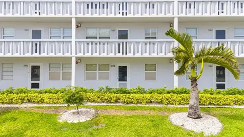 1005 Islewood D Deerfield Beach FL 33442