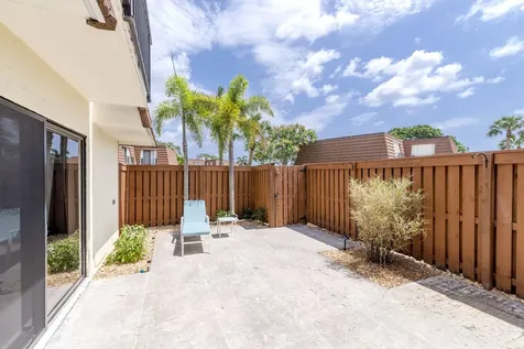3900 County Line Road Tequesta FL 33469