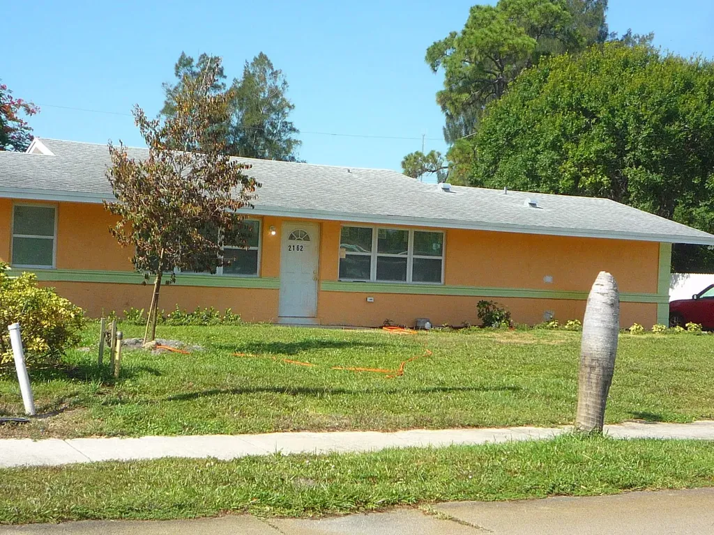 2162 NW 28th Street Oakland Park FL 33311