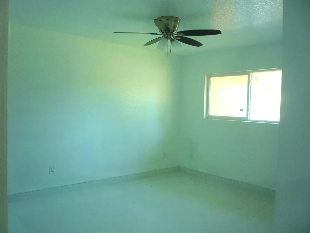 2162 NW 28th Street Oakland Park FL 33311