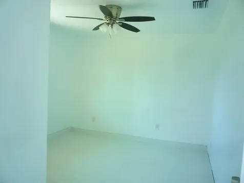 2162 NW 28th Street Oakland Park FL 33311