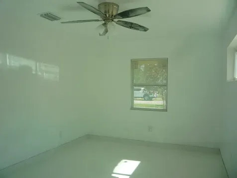 2162 NW 28th Street Oakland Park FL 33311