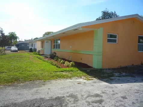 2162 NW 28th Street Oakland Park FL 33311