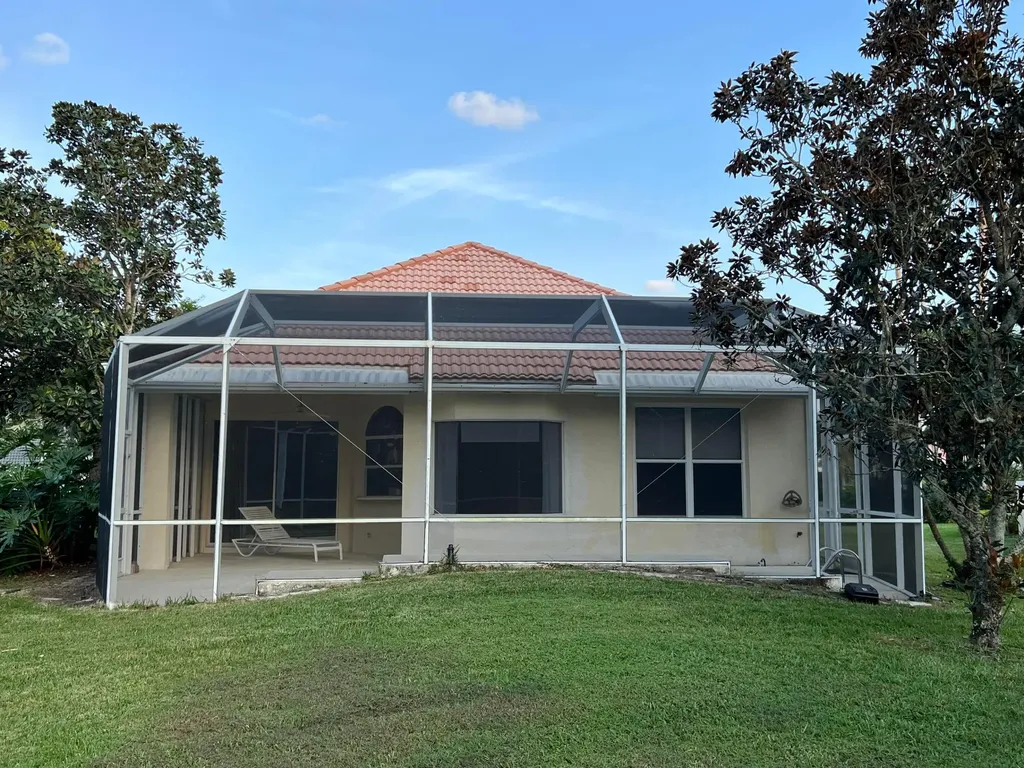 557 SW New Castle Cove Port St Lucie FL 34986