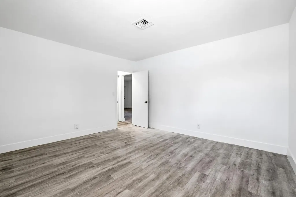 1880 SE 3rd Street Pompano Beach FL 33060