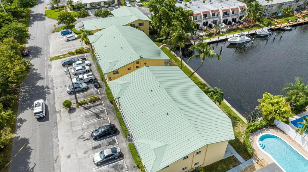 1880 SE 3rd Street Pompano Beach FL 33060