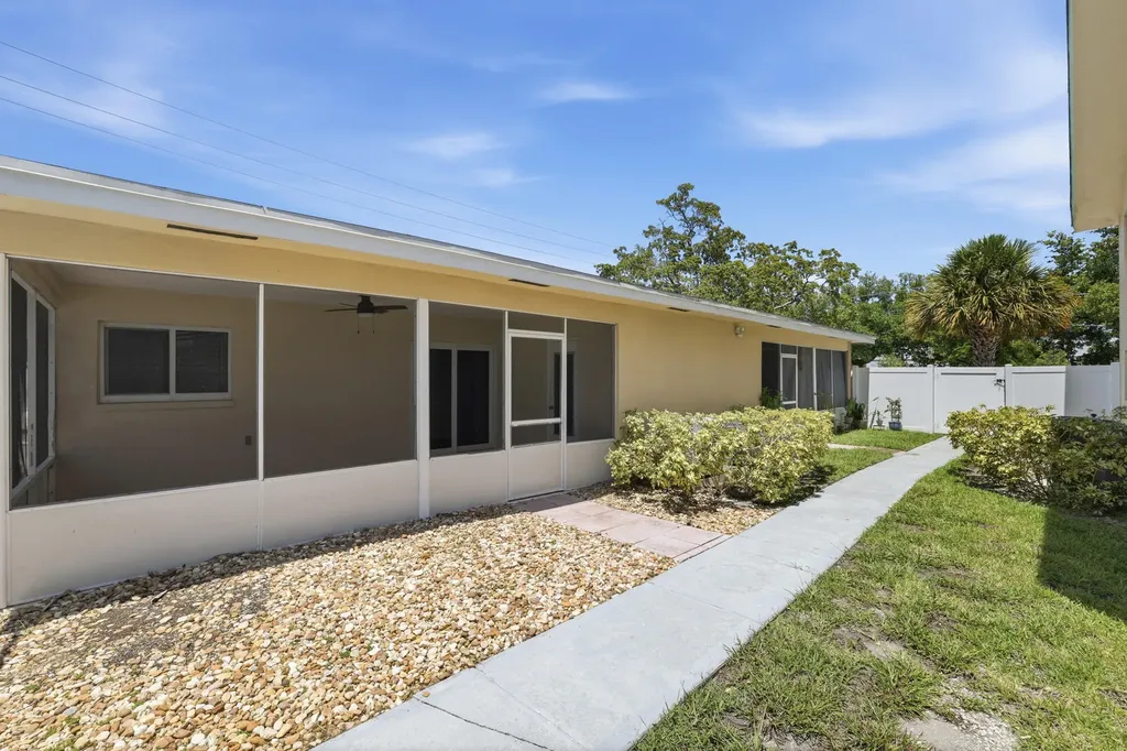1880 SE 3rd Street Pompano Beach FL 33060
