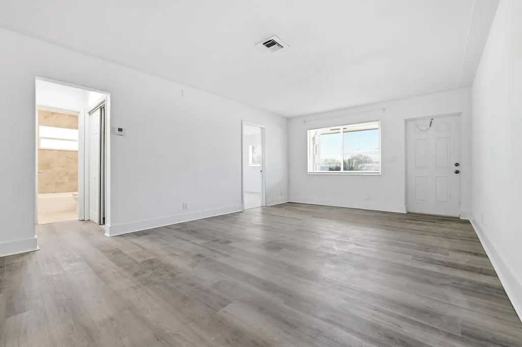 1880 SE 3rd Street Pompano Beach FL 33060