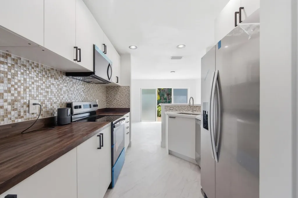 2824 NW 99th Terrace Sunrise FL 33322